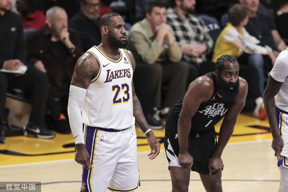 使用身体接 使用身体接