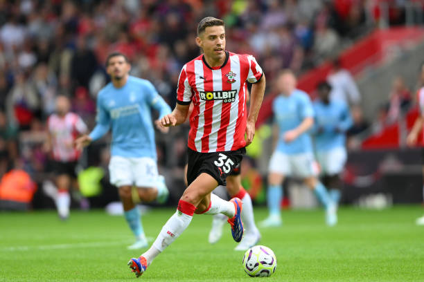 她也在无意 她也在无意